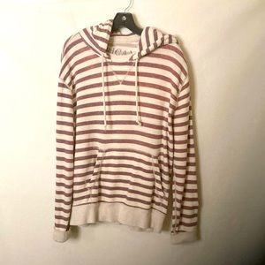 American Eagle M sweatshirt .